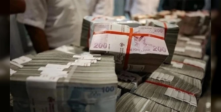 Merkez indiriyor ama bankalar vuruyor: Tüketici kredilerinde faizler rekor kırıyor, vatandaşın cebi yanıyor