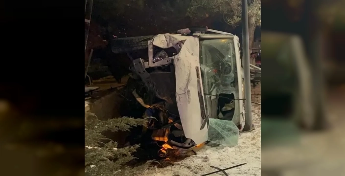 Nevşehir'de korkunç kaza: Kamyonet otomobile çarptı, dört yaralı