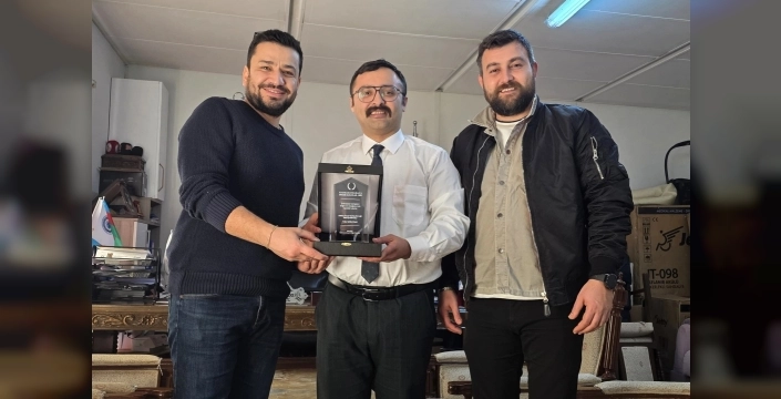 Şahbaz Derneği, Maraş'tan 'Yılın İyilik Elçisi' ödülünü aldı