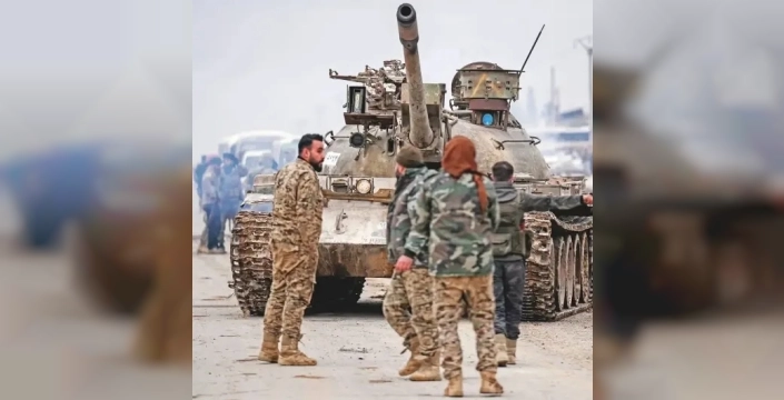 Suriye Ordusu Rakka'ya Dayanıyor: PKK/SDG Fırat'ın Doğusuna Çekiliyor, Halk Sokaklarda Kutlama Yapıyor!