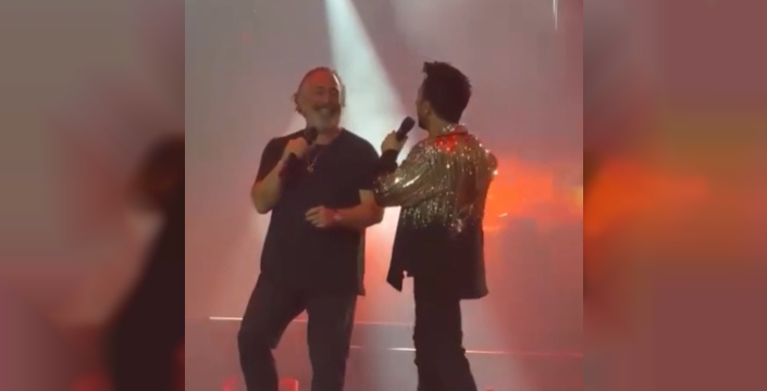 Tarkan konserinde Cem Yılmaz sürprizi: İkili birlikte şarkı söyledi