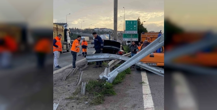 TEM'de feci kaza: Bariyer yerinden söküldü, bir kişi yaralandı