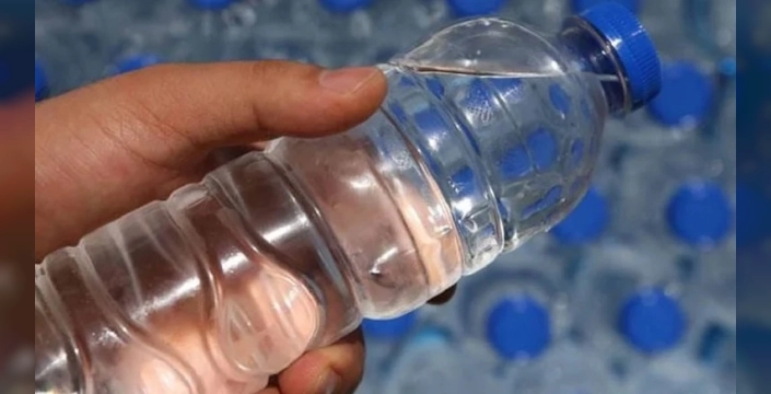 Ünlü su markası raflardan toplatıldı: Yabancı madde tespit edildi