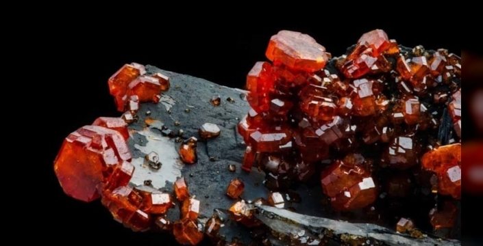 Vanadyum fiyatları 2030'da rekor kıracak: Sadece 3 ülkenin elindeki 'gölge' metal enerji devriminin kalbinde