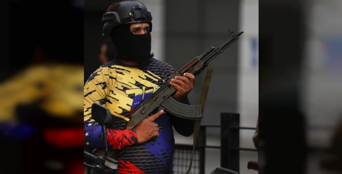 Venezuela'da Maduro için büyük destek gösterisi