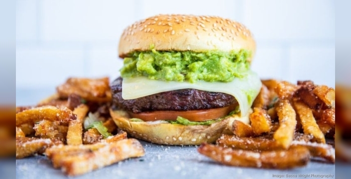 35 Yıllık Efsane Kapanıyor: Becks Prime'ın Wilcrest Şubesi Vedalaşıyor, Halk Gözyaşlarına Hakim Olamadı