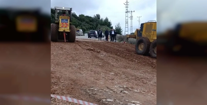Antalya'da heyelan nedeniyle kapanan Adrasan-Belen yolu açıldı