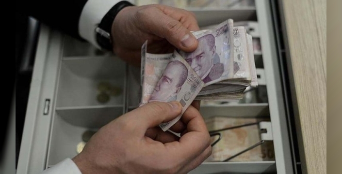 Bankaların yüksek faizleriyle 1 milyon lira yatırana ayda 1,5 emekli maaşı gelir