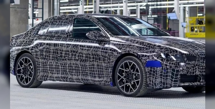 BMW'nin yeni elektrikli i3 modeli tanıtıldı: Seri üretim için geri sayım başladı