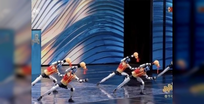 Çin Bahar Festivali'nde robotlar kung fu yaptı, nefesler tutuldu!