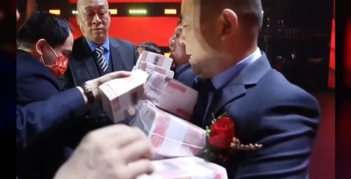 Çinli şirket, çalışanlarına 26 milyon dolarlık ödül dağıttı