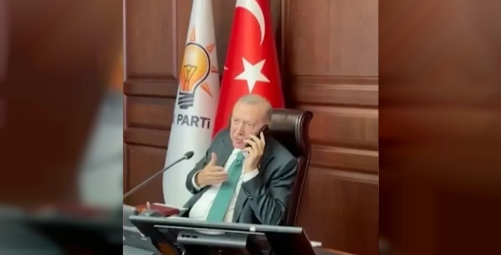 Cumhurbaşkanı Erdoğan, giyimi nedeniyle hedef alınan belediye başkanına telefonla destek verdi
