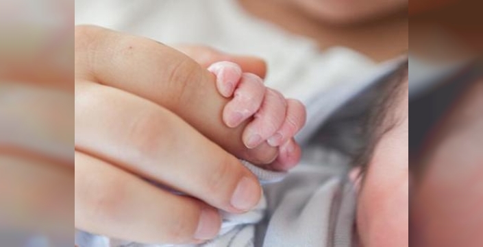 Doğum oranları için 'kadın ithalatı' öneren siyasetçi partiden kovuldu