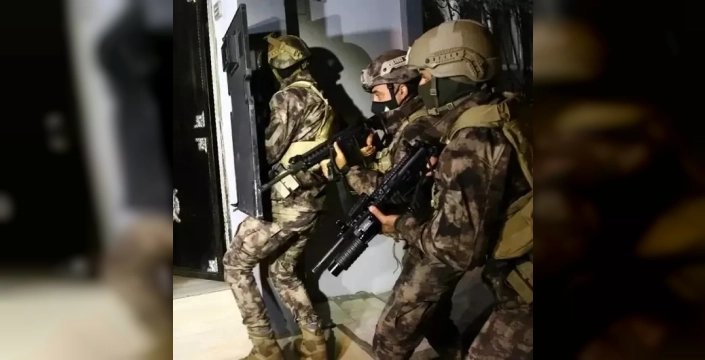Düzce'de DEAŞ operasyonu: Silah ve dijital materyaller ele geçirildi