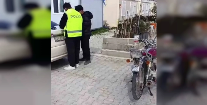 Ehliyetsiz motosikletli, sosyal medya şovunun bedelini 77 bin lira ile ödedi
