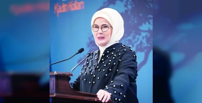 Emine Erdoğan'dan kadınlara çağrı: Önyargı bariyerini aşmak için daha çok çalışacağız