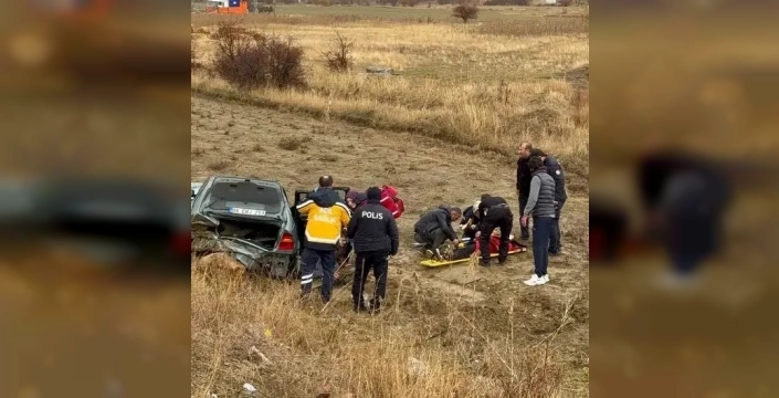 Konya'da lüks otomobil şarampole yuvarlandı: 1'i çocuk 3 yaralı, o anlar yürekleri ısıttı!