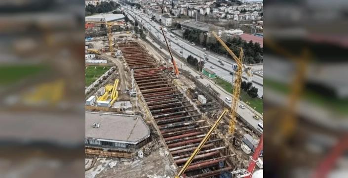 Körfezray'da dev köstebekler yer altında hızla ilerliyor