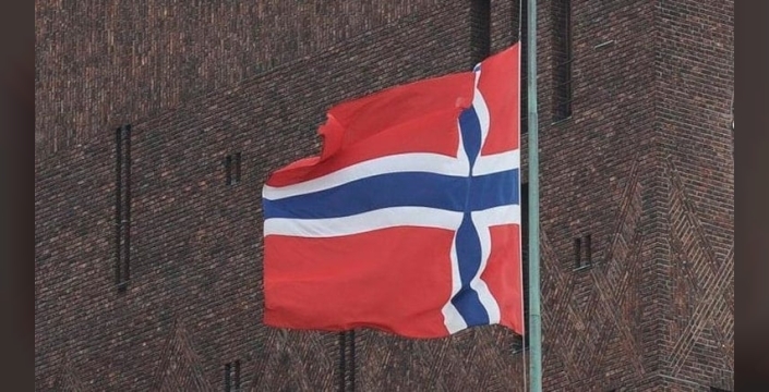 Norveç, monarşiyi koruma kararı aldı