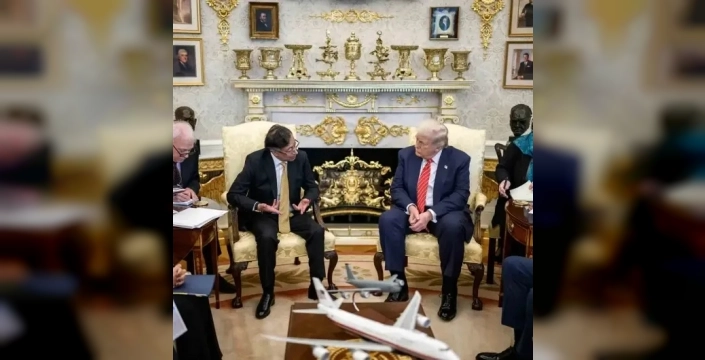 Önceki küfürleşmeler unutuldu: Trump ve Petro, Beyaz Saray'da el sıkıştı