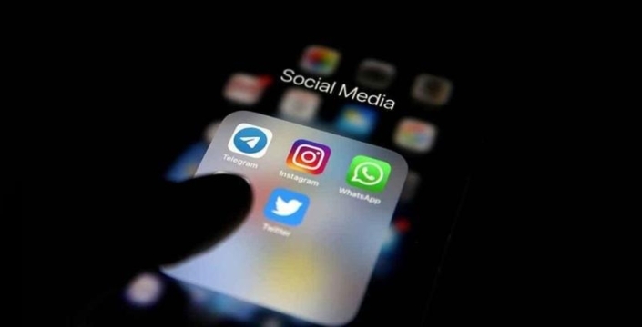 Sosyal medya devleri çocukları bağımlı yapmakla suçlanıyor: 'Dönüm noktası' davası başladı