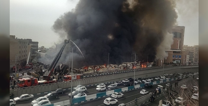 Tahran'daki Cennet Pazarı'nda büyük yangın paniği