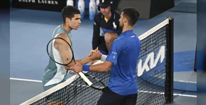Teniste bayrak değişimi: Alcaraz, Djokovic'i devirerek Avustralya Açık şampiyonu oldu!