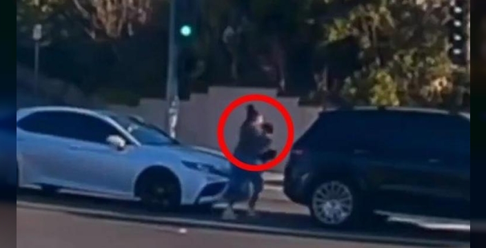 Trafik dehşeti kamerada: 1 yaşındaki bebek araçtan fırladı, anne serbest kaldı!