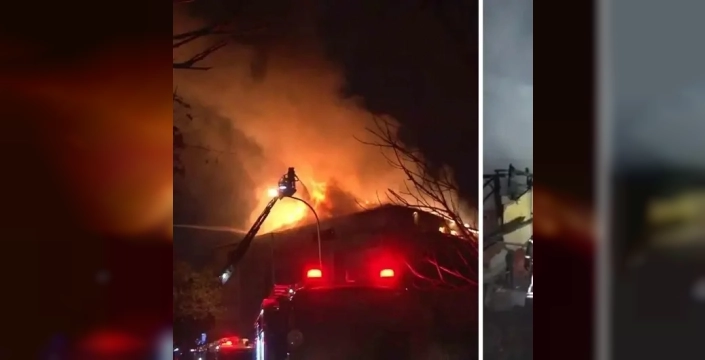 Üsküdar'da metruk binada çıkan yangın paniğe yol açtı