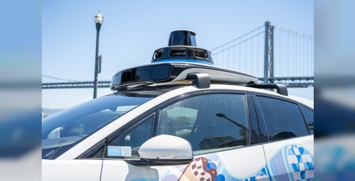 Waymo, robotaksi testlerini Chicago ve Charlotte'da başlatıyor