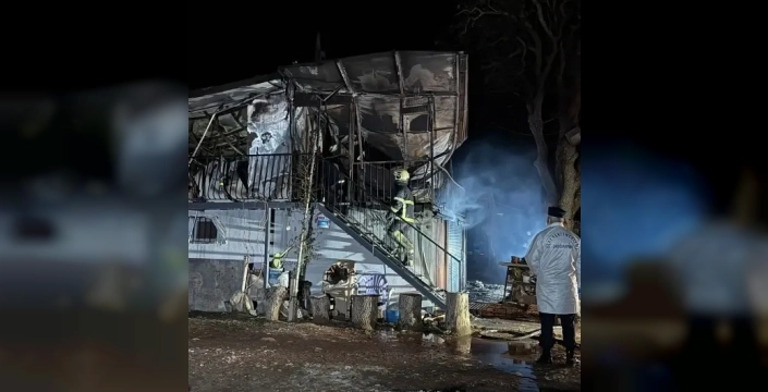 Yenierice'de yürek burkan yangın: Prefabrik evde can pazarı, karı koca alevlere teslim oldu!
