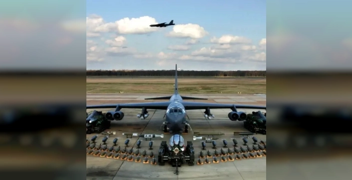ABD'nin B-52 bombardıman uçakları İngiltere'deki üsse ulaştı, bölgedeki askeri hareketlilik arttı