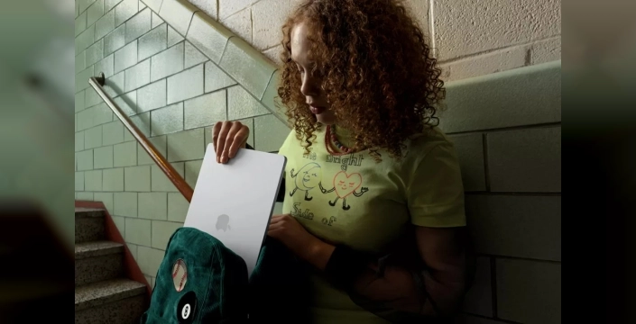 Apple, M5 işlemcili yeni MacBook Air'i tanıttı: 512 GB depolama ve yapay zeka gücüyle geliyor