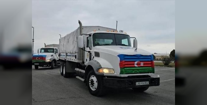 Azerbaycan'dan İran'a 82 ton insani yardım ulaştı