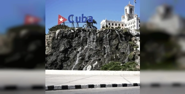 Donald Trump'tan Küba'ya sert uyarı: 'Çok yakında düşecekler