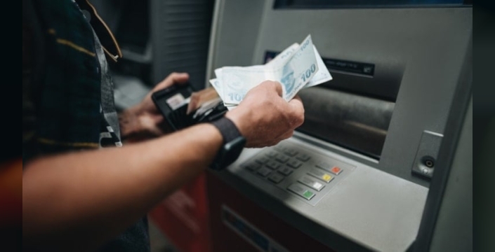 Emekliler için bankalar arası promosyon savaşı: 31 bin TL'ye varan nakit ödemelerle rekabet kızışıyor