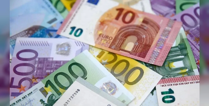 Euro, 3 ayın en düşük seviyesine geriledi