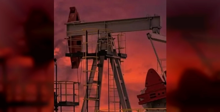 Hindistan'da petrol krizi: Sadece bir aylık rezerv kaldı, halk istasyonlara akın etti