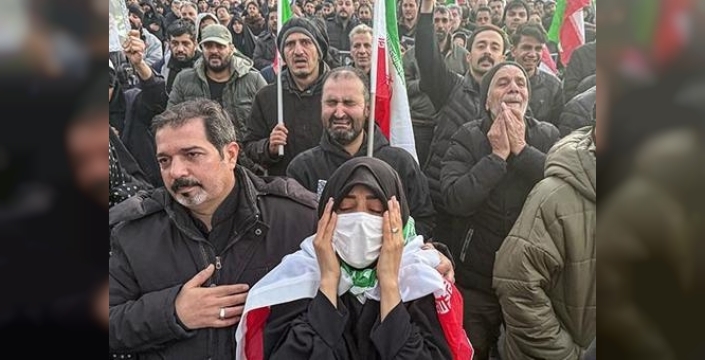İran sokaklarında Hamaney'in ölümü sonrası büyük protesto