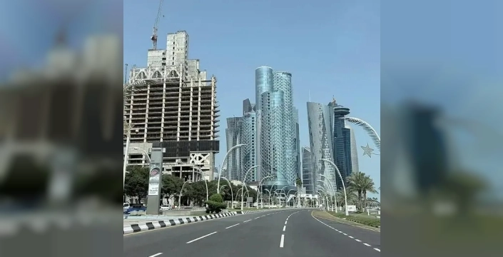 Katar'da kurumlarda mesaiye kısmi dönüş başlıyor: Anneler ve engellilere öncelik