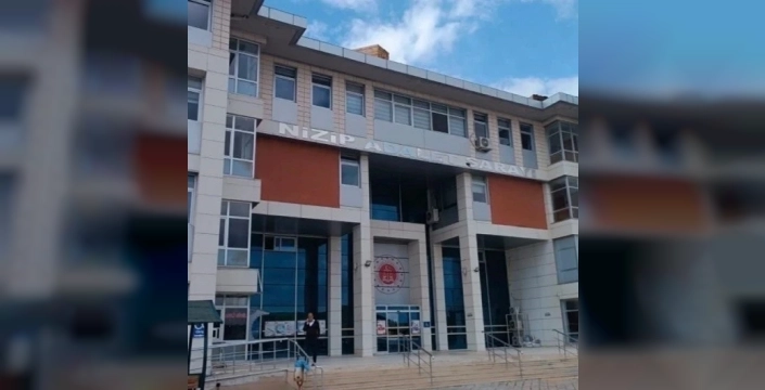 6 yaşındaki çocuğu bıçakla yaralayan hademe, tahliye edildi