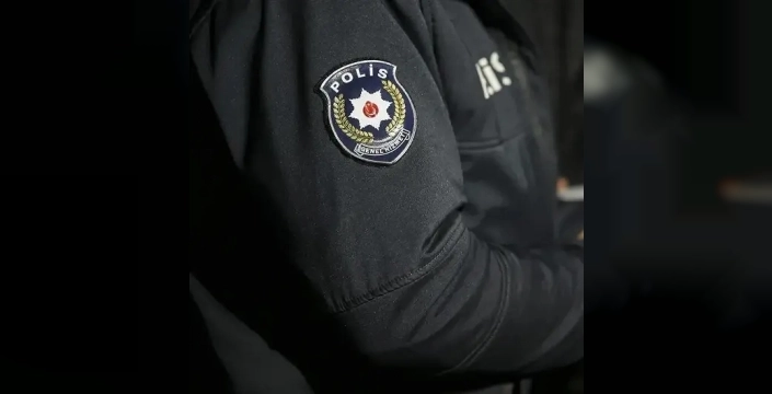 Fatih'te sit alanında dehşet: Defineciler 2 katlı binayı kazdı!