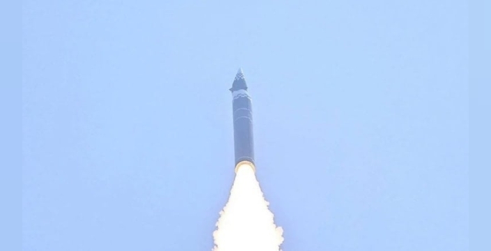 Kuzey Kore'den gizemli roket fırlatışı, bölgedeki gerginliği artırdı