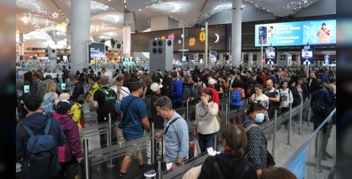 Uçak biletlerine dev zam kapıda: Yakıt fiyatları tehlike çanları çalıyor!